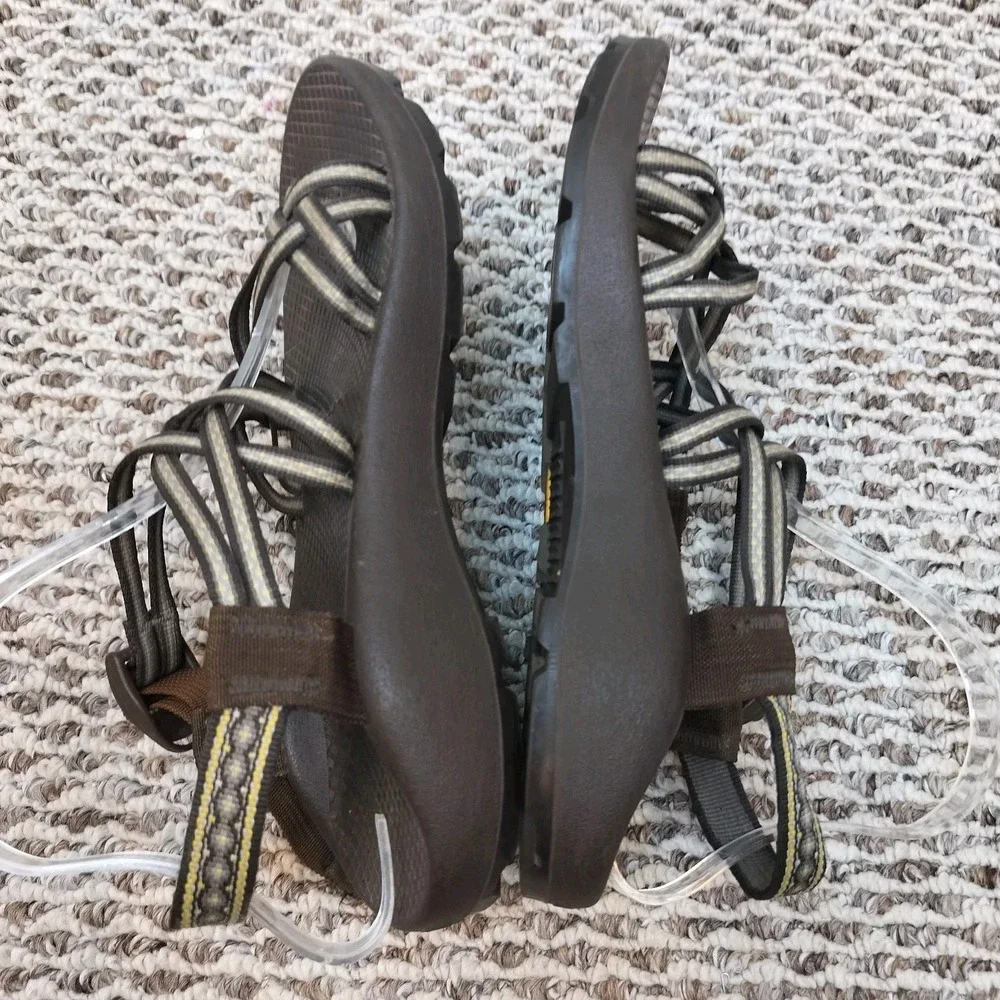 Chaco Cloud Sandals Athletic Hiking Sandals Toe Loop Brown